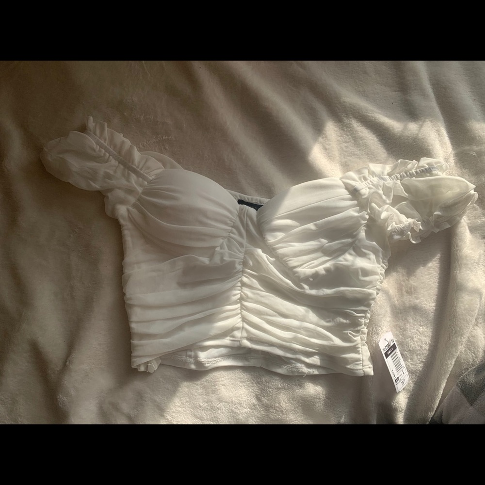 white ruched top, (never worn) size small